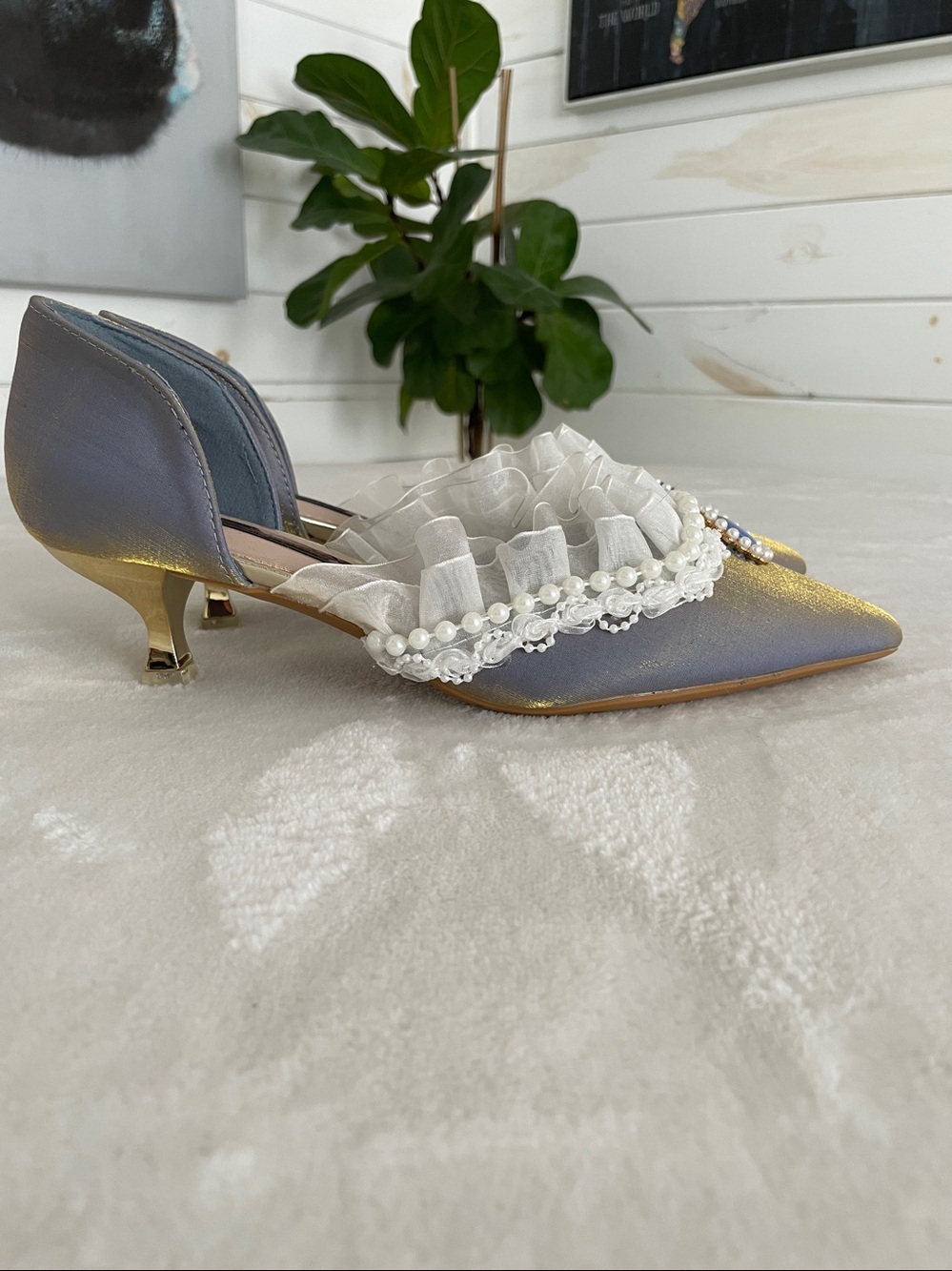 Elegant Blue Satin Pearl &
Ruffle Kitten Heel
D'Orsay Pumps Women's
Size 8.5 - Picture 9 of 17